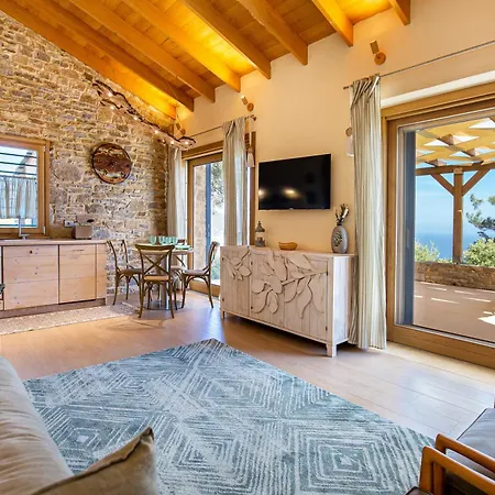 Villa Nous Village *