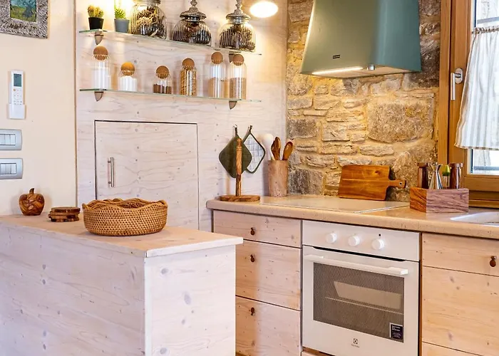 Nous Village * Alikí