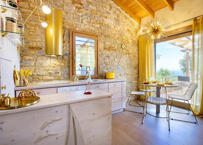 Nous Village ヴィラ Alikí