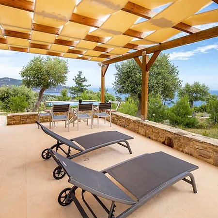 Nous Village Villa Alikí