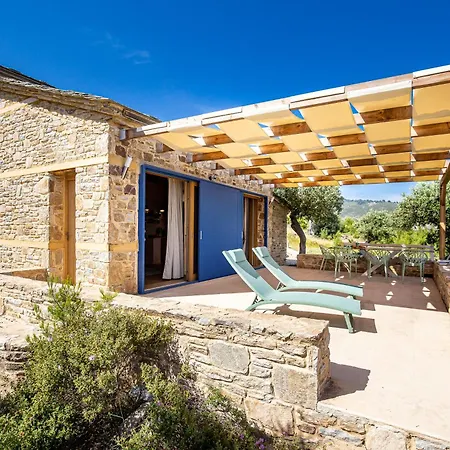 Nous Village Villa Alikí