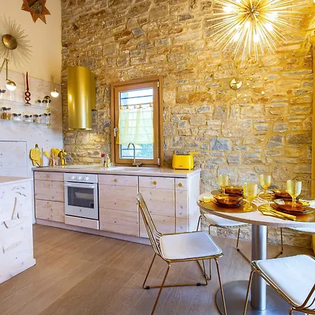 Villa Nous Village *
