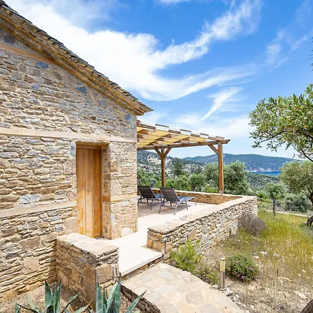 Villa Nous Village *