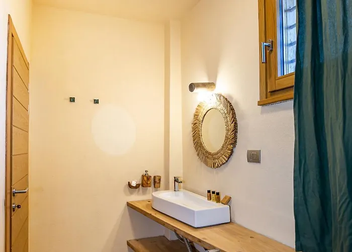 Nous Village ヴィラ Alikí