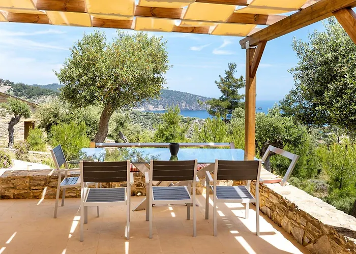 Nous Village ヴィラ Alikí