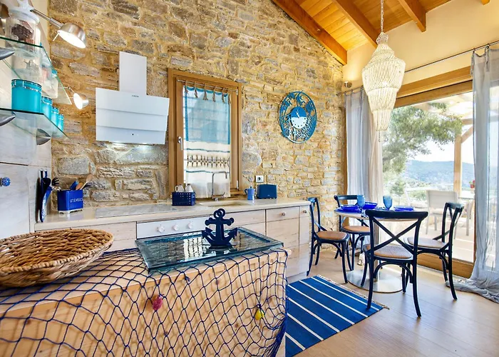 ヴィラ Nous Village Alikí