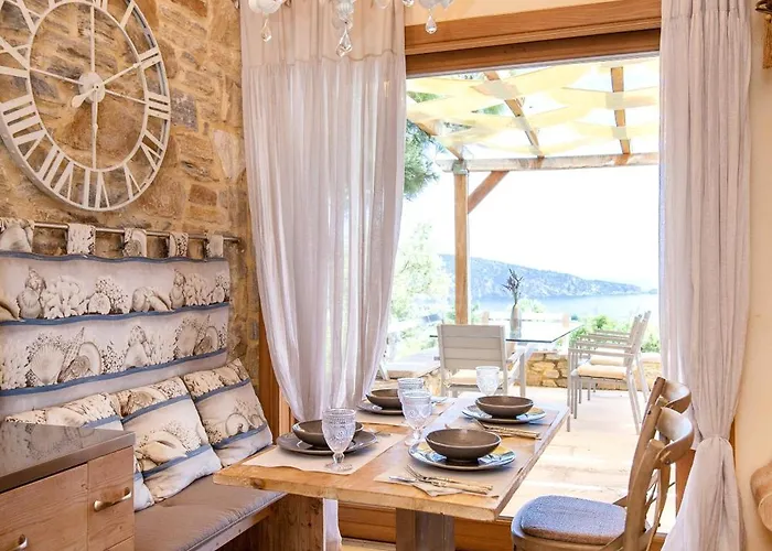 ヴィラ Nous Village Alikí